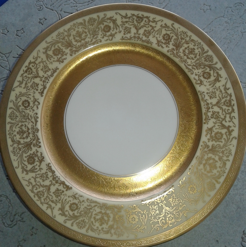 Vintage Set (8) Heinrich Gold Dinner Plates